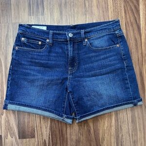 Gap 5” Short Mid-Rise in Dark Wash